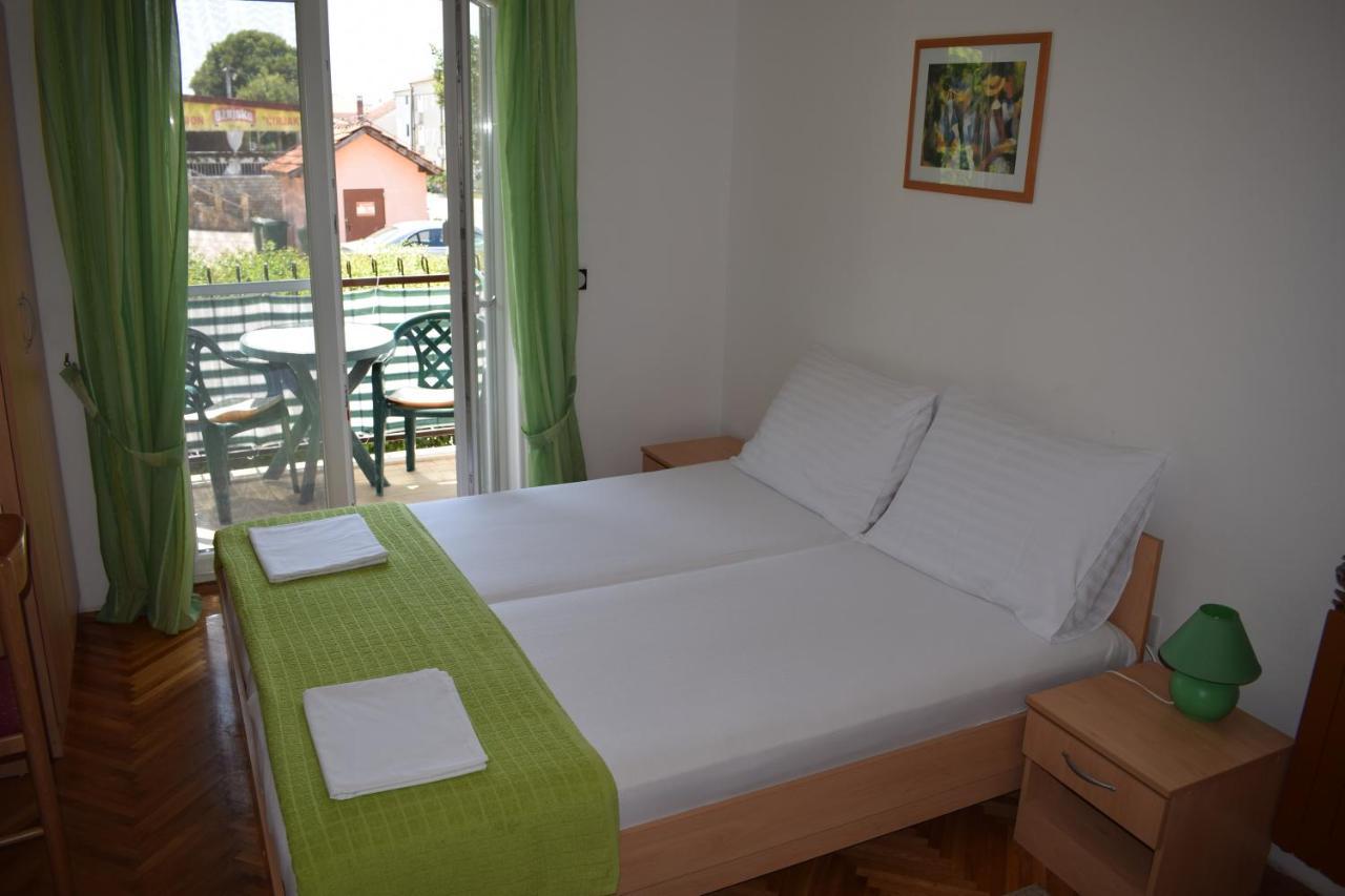 Vila Jelena - Studio Apartments For 2 To 3 Persons In Sv Filip I Jakov Sveti Filip i Jakov Luaran gambar